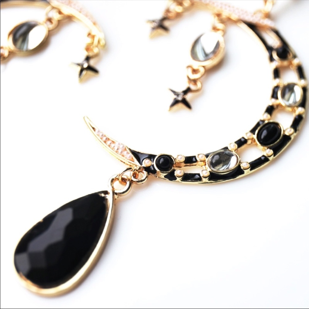 Large Soltice Earrings - Picture 4 of 8